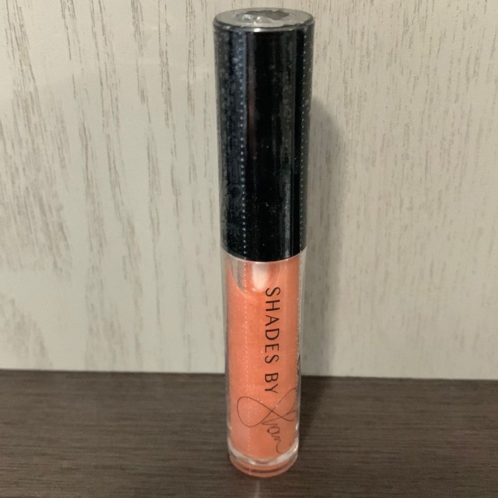 🌷5/$20🌷 - Tavares by Shan lipgloss - Erika